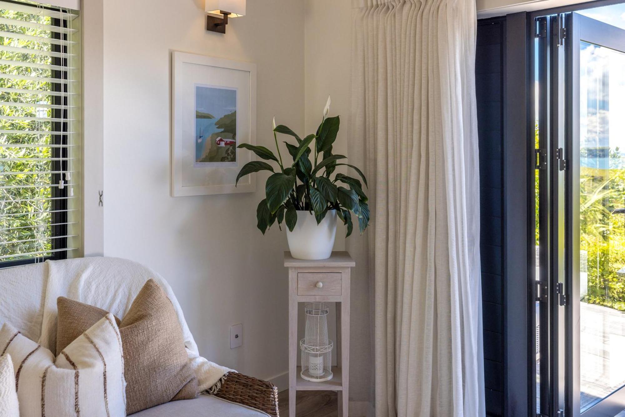 The Moorings Studio Apartments Oneroa Екстериор снимка